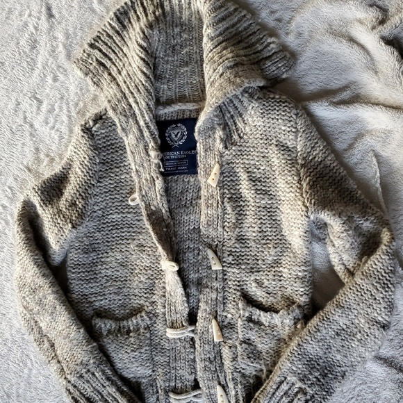 American Eagle sweater - Picture 1 of 2